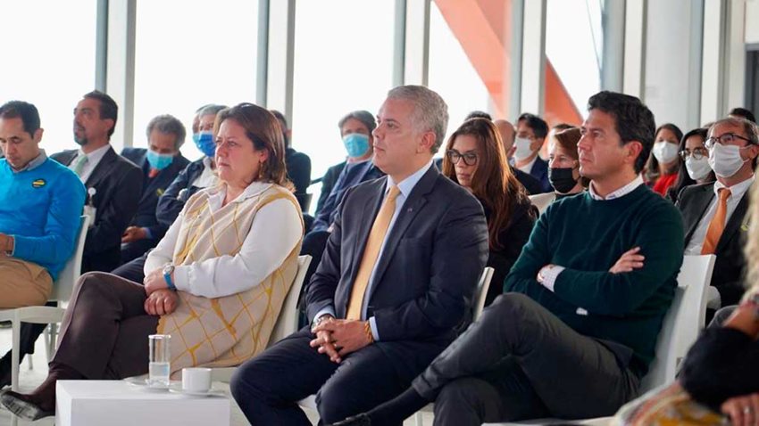 Ministra Ximena Lombana, presidente Iván Duque y presidente de Bancóldex, Javier Díaz.
