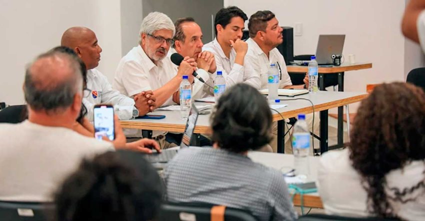 Funcionarios representantes del Gobierno nacional dando a conocer el apoyo para el Archipiélago.