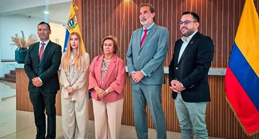 Ministra Diana Morales junto a diplomáticos de Venezuela y Colombia. - Ministra Diana Morales impulsa la primera Zona Franca de la Zona Económica binacional Colombia-Venezuela