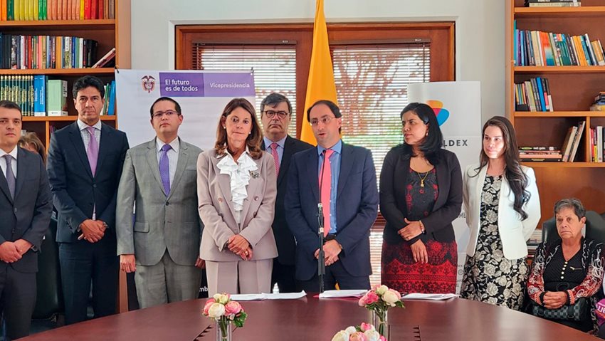 La línea de crédito ‘Empresarias Empoderadas’ cuenta con un cupo total de $100.000 millones.