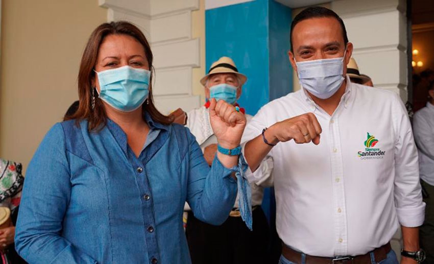 Mincomercio, Maria Ximena Lombana Villalba, y gobernador de Santander, Mauricio Aguilar.