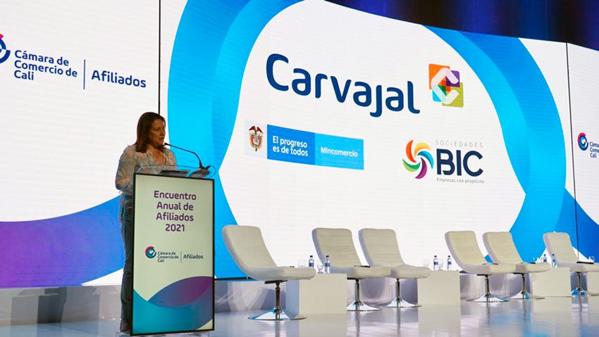 Intervención de la ministra Lombana durante el encuentro anual de afiliados de la Cámara de Comercio de Cali.