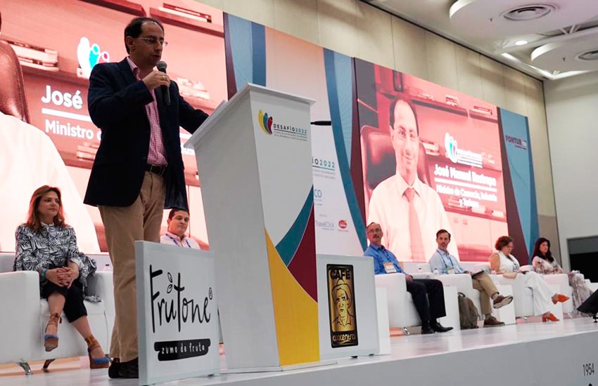 Ministro de Comercio, Industria y Turismo, José Manuel Restrepo, en el Congreso Nacional de Hotelería 2019.