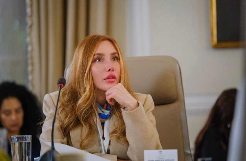 Ministra Diana Morales en reunión de seguridad