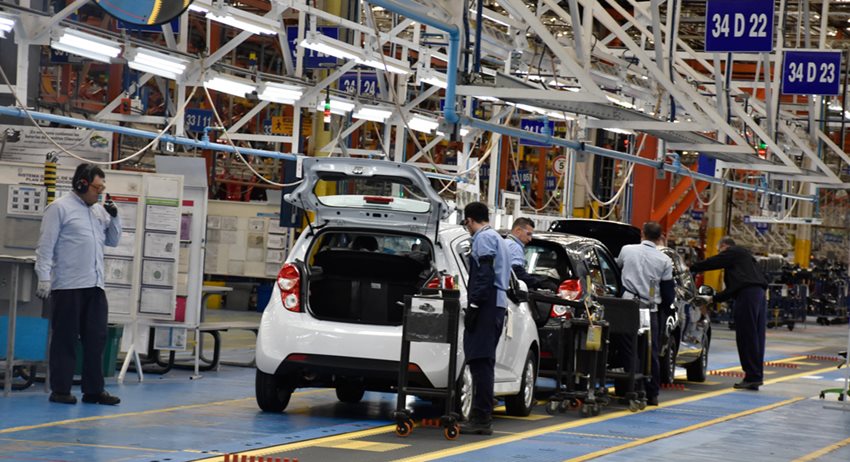 Los sectores destacados incluyen vehículos y otros equipos de transporte, productos químicos, entre otros.