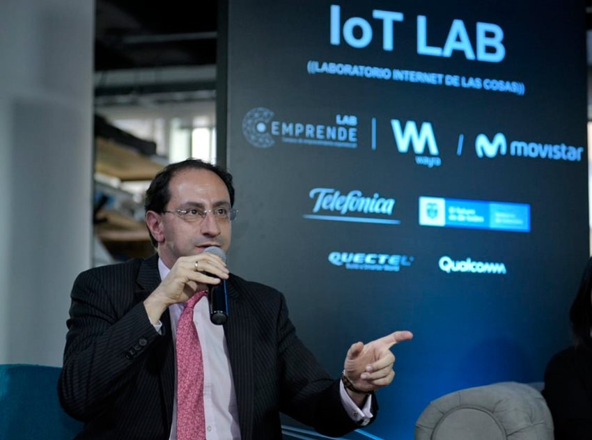 El objetivo de este espacio es brindar un ambiente para desarrollar herramientas con base en tecnología IoT.