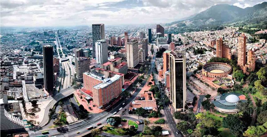 Foto panorámica de Bogotá en la zona del Planetario y la plaza de toros.