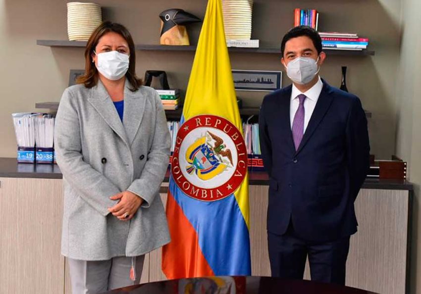 Andrés Cárdenas Muñoz se posesionó como nuevo Viceministro de Comercio Exterior.