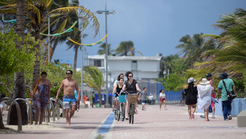 El principal motivo de viaje reportado por los turistas fue visitas a parientes o amigos (45,1 %).