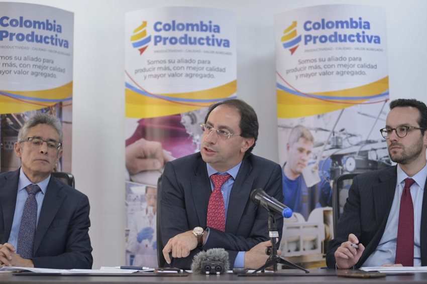 Este premio surge por el interés del Gobierno Nacional en apoyar el desarrollo de organizaciones en Colombia.