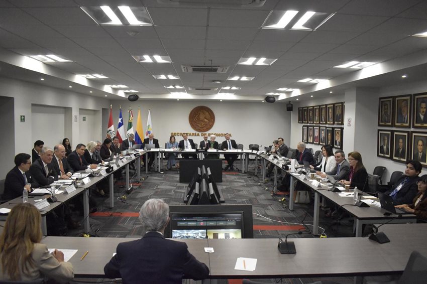 Descripción:  Viceministros del Gobierno de Presidente Abelardo de la Espriella en reunión general de Alianza del Pacífico