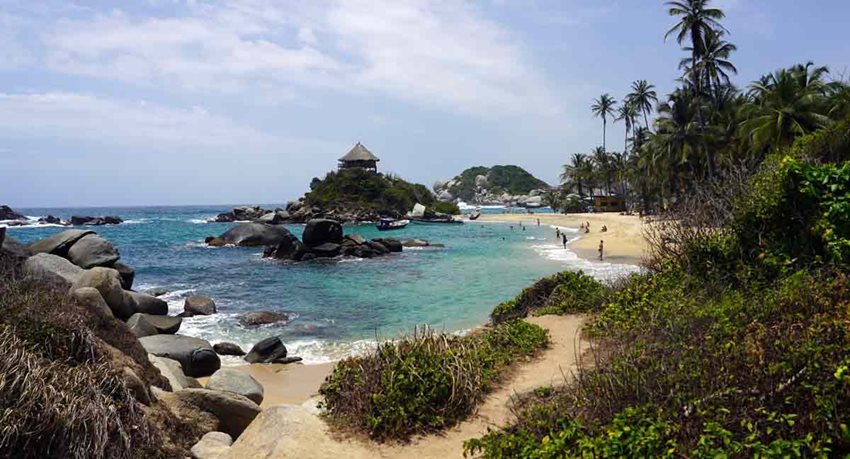 Descripción: Panorámica de Cabo San Juan, de día, en el Parque Nacional Natural Tayrona.