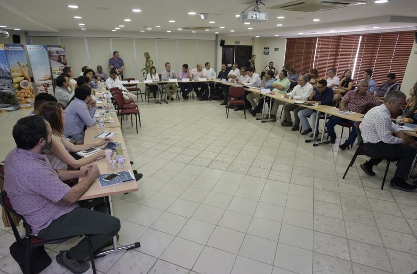 En la jornada se dieron a conocer programas como Fábricas de Internacionalización.